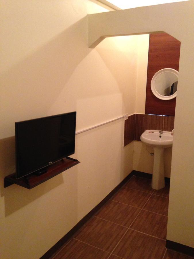 Studio 27 Inn Piarco Экстерьер фото
