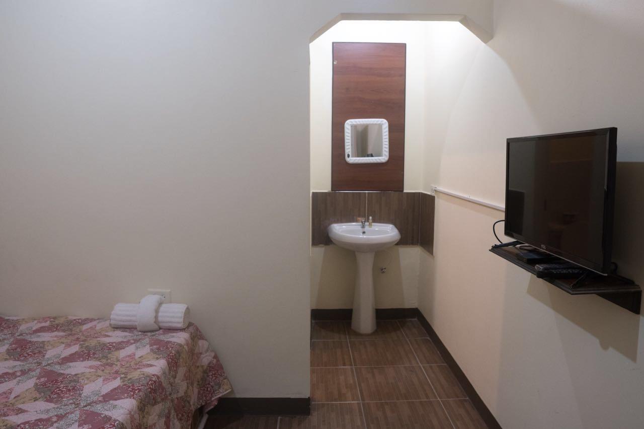Studio 27 Inn Piarco Экстерьер фото